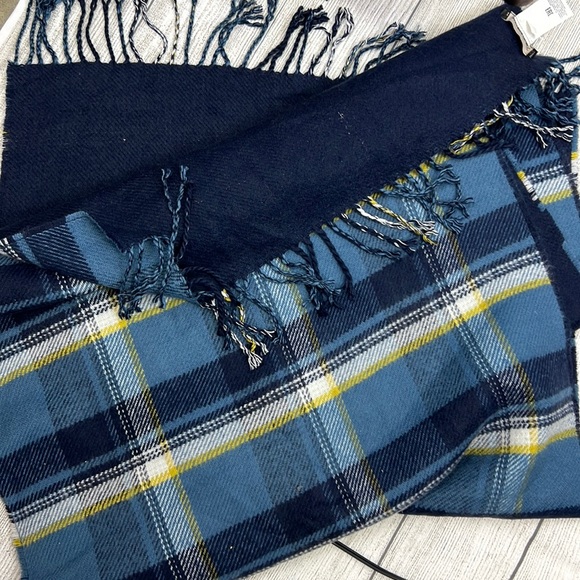 BANANA REPUBLIC Wrap - Picture 5 of 5